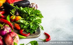 Fresh Herbs & Aromatics on kitchen counter 5lVGMN