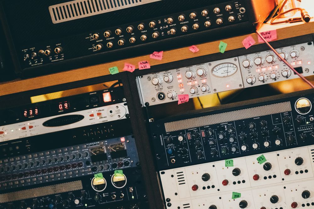 Equalizer instrument in a studio