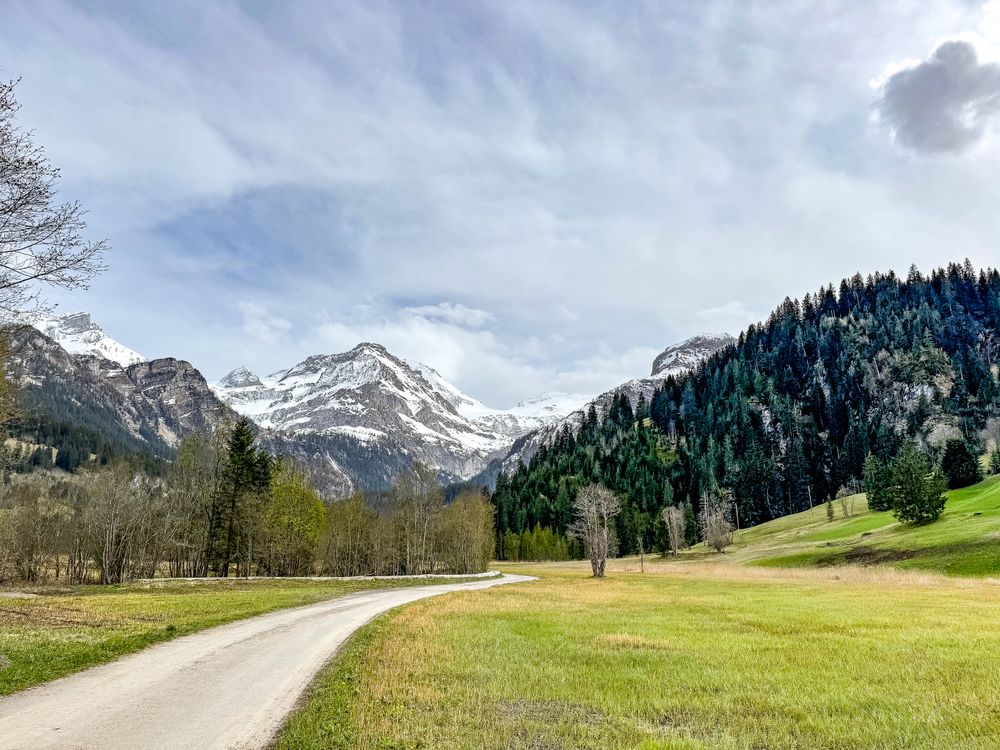 Hiking trail, Lauenen, Switzerland