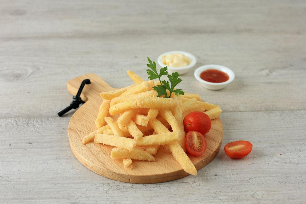 Potato Stick Frensch Fries Shoestring with Mayo and Tomato Sauce