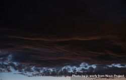 Dark storm clouds in the evening sky 4MkjG0