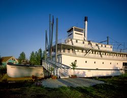 River boat “Nenana” with loading ramp parked on display in Alaska 1bEWo5