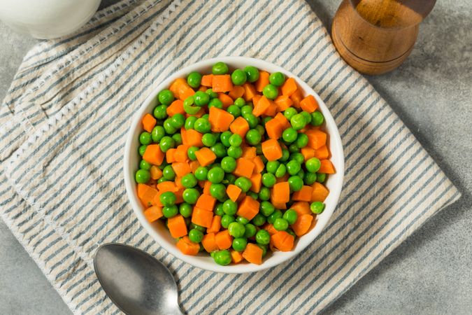 Organic Raw Steamed Frozen Green Peas and Carrots