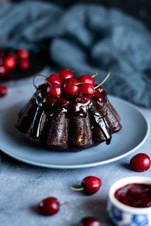 Fluted chocolate cherry cake