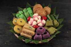 Presentation of colorful Indonesian desserts