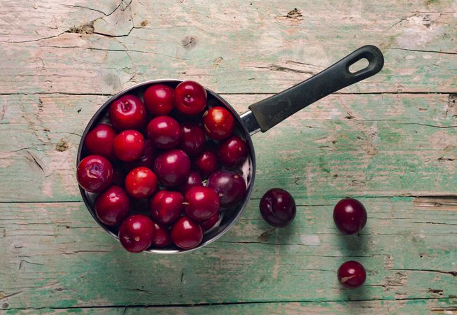 Saucepan with cherries