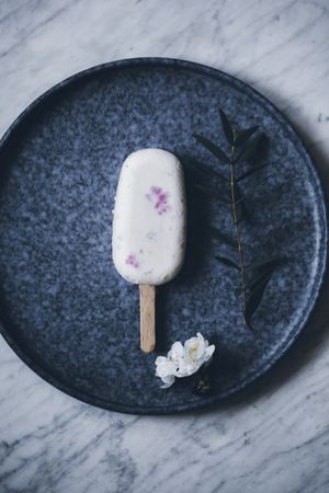 Creamy raspberry popsicle