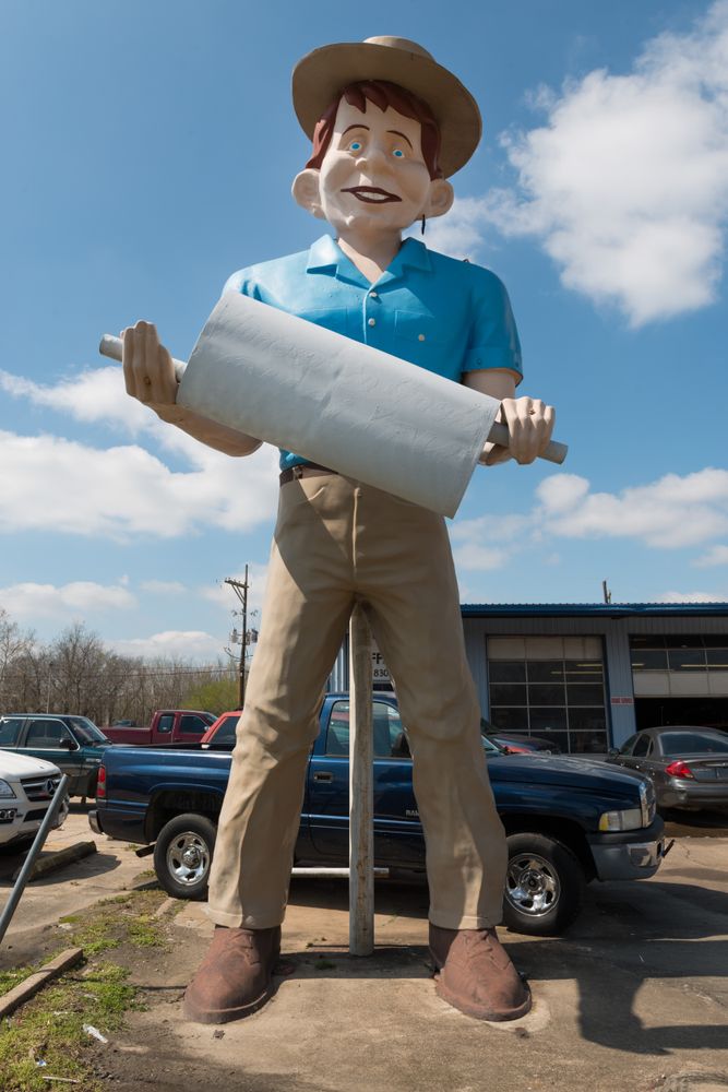 One of several "Muffler Men" across America, Beaumont, Texas