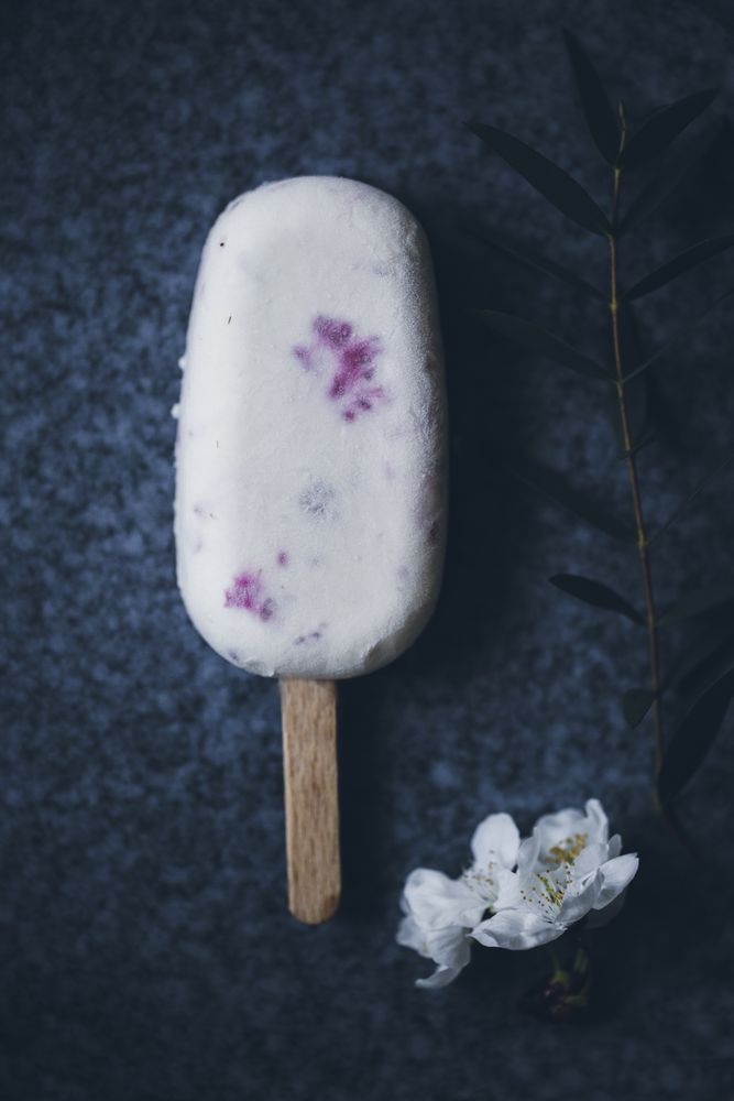 Creamy raspberry popsicle