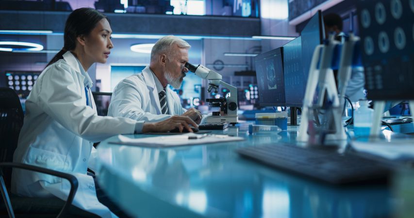 Doctors Studying Alzheimer's Cases, Finding Solutions.