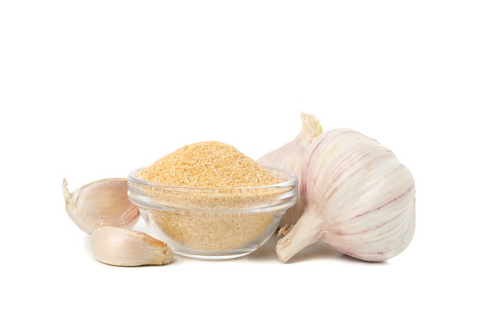 Garlic bulb and garlic powder