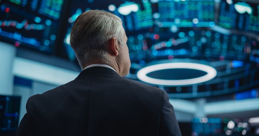 Specialist Monitoring Companies and Funds, Securities, Derivatives, Investments on Multiple Screens