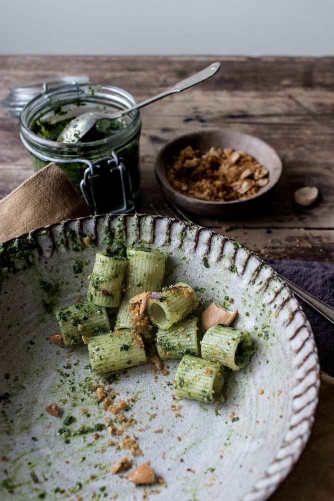 Pasta paccheri with kale pesto and nuts