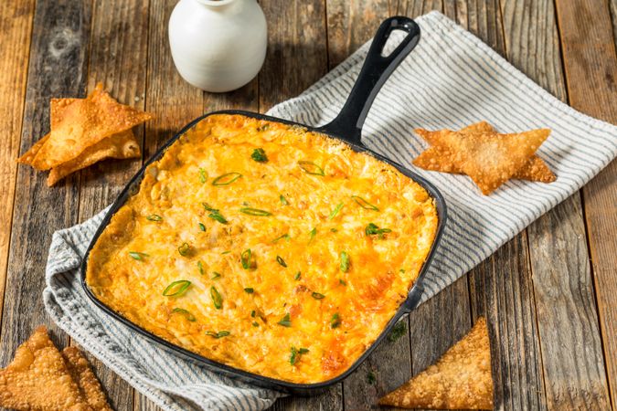 Warm Cheesy Crab Rangoon Appetizer Dip