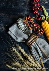 Cutlery with autumnal decorations of wheat, berries and corn 5zJlP5