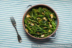 Broccoli with pine nuts and garlic 5kRXKP