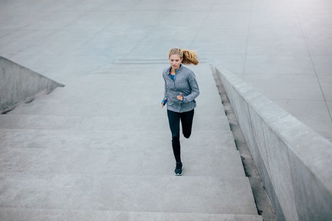 Healthy woman on morning run