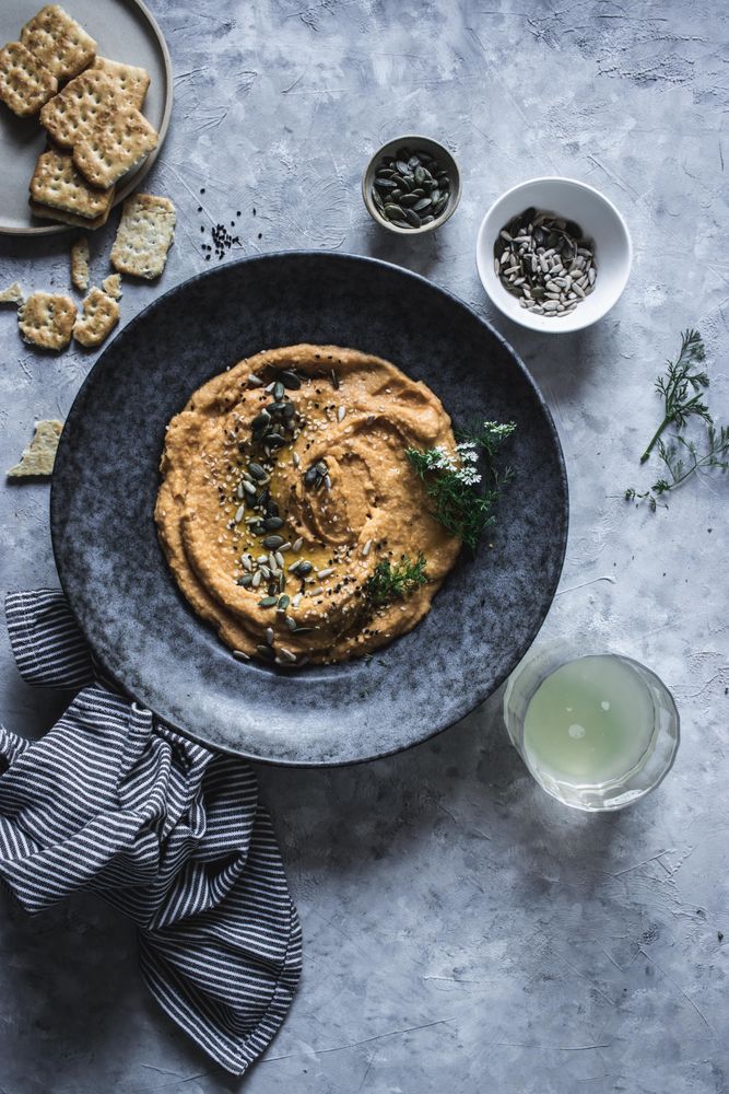 Baked carrots hummus