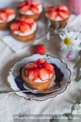 Delicious strawberry and custard mini tart 471wr0