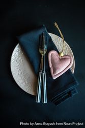 Cutlery with pink heart and navy napkin 49mmMW