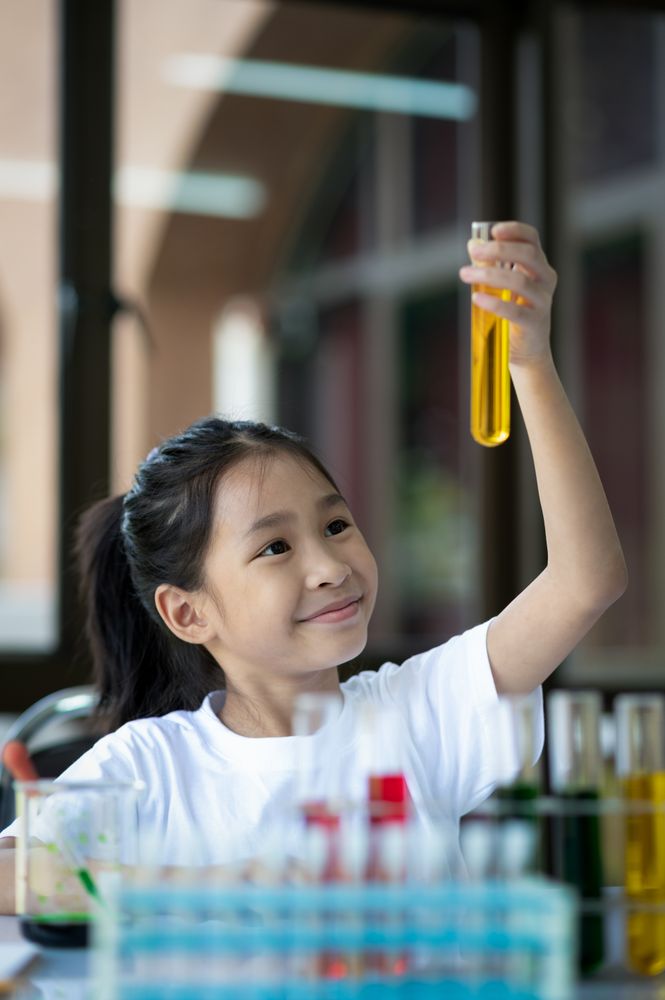 Girl scientist, fun science experiments for kids, science lab.
