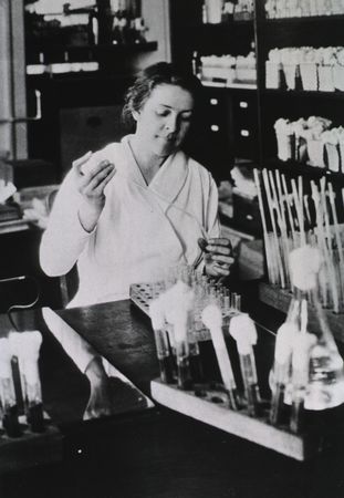 Alice Evans, microbiologist working in her lab