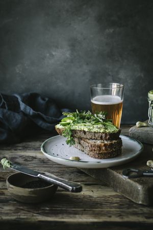 Toasts with cashew pate