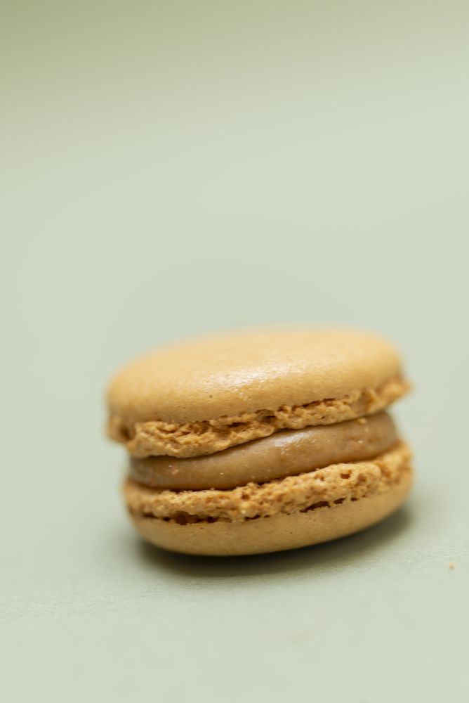 Single coffee macaroon