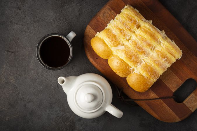 Sweet bread with cream and coconut.