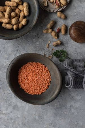 Bowls with lentil and peanuts