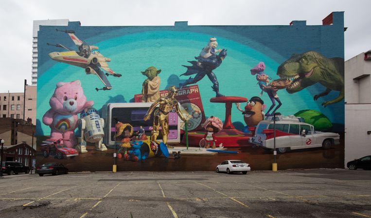 A mural fills the entire side of a building in downtown Cincinnati, Ohio