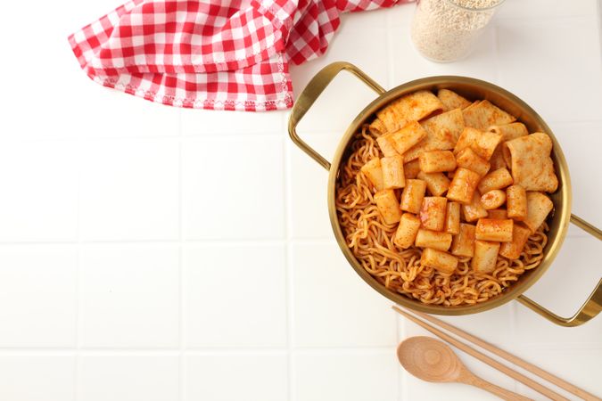 Rabokki, Korean Instant Noodles with Korean Rice Cake and Fish Cake Eomuk