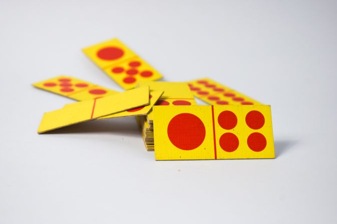 Red and yellow domino cards