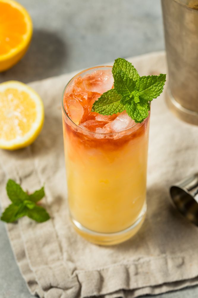 Cold Refreshing Fogcutter Cocktail