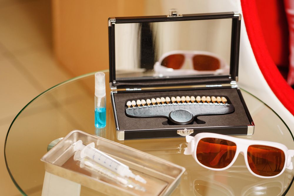 Table of aesthetic dental equipment