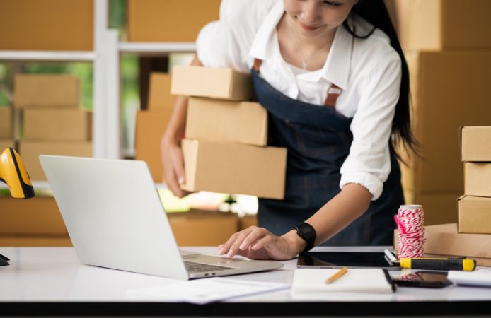 Online business, selling products online, parcel delivery, e-commerce.