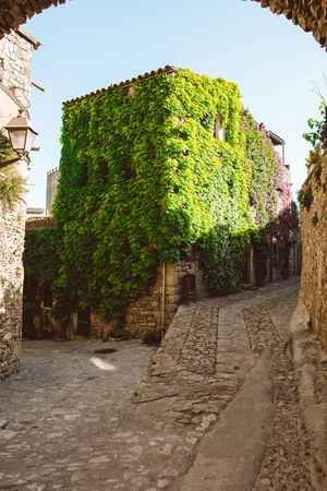 Photograph of a medieval village located in Spain.