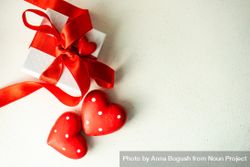Valentine's day heart ornament with dots and gift box 4NEEag