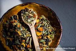 Loose leaf herbal tea as a healthy drink concept 5r9OO1