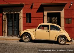 Vintage VW beetle parked on Oaxacan street 5rg6P4