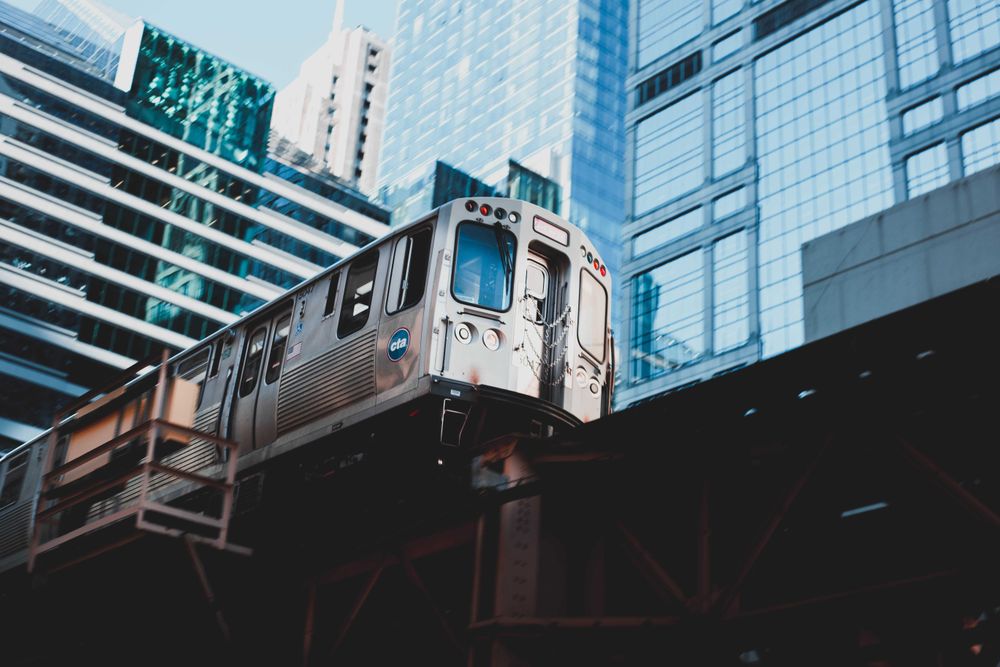 Train passing in the city