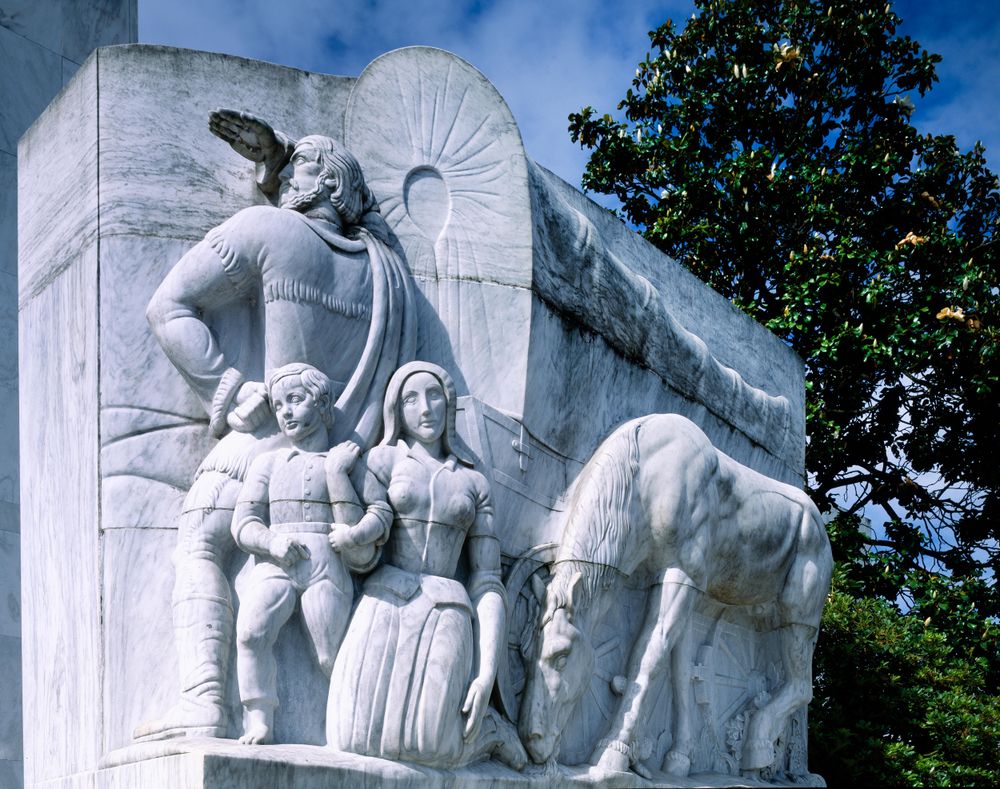 'The Covered Wagon' sculpture in Salem, Oregon