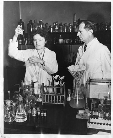 Gerty Theresa Radnitz Cori (1896-1957) and her husband Carl Ferdinand Cori (1896-1984) in the lab