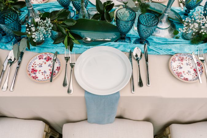 Wedding banquet table decoration
