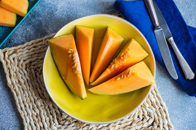 Plate of sliced cantaloupe