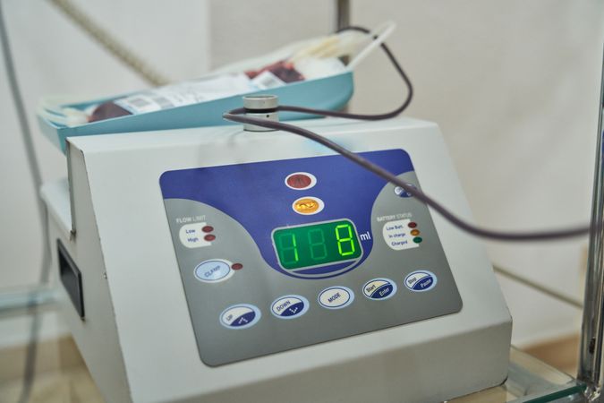 Medical equipment for blood collection monitoring