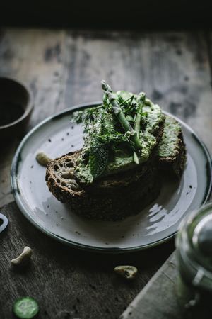 Toasts with cashew pate