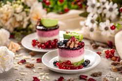 Three layers mini round cake