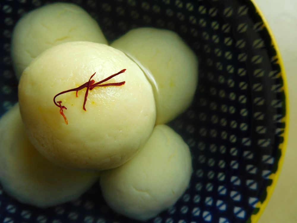 Rasgulla Indian sweet, Bangali dessert