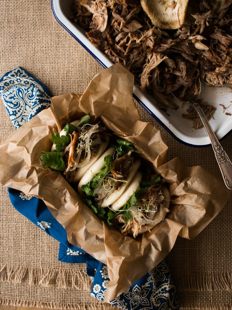Container with puller pork and bao bun